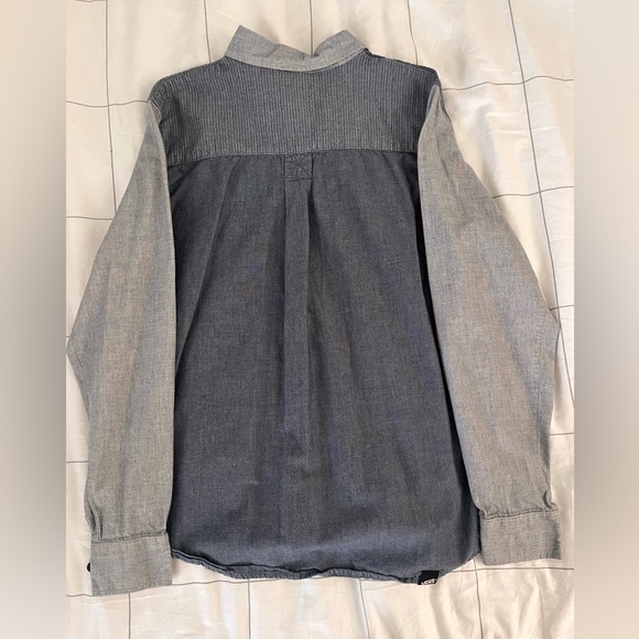 Men’s Vans Long sleeve button up - Picture 2 of 2